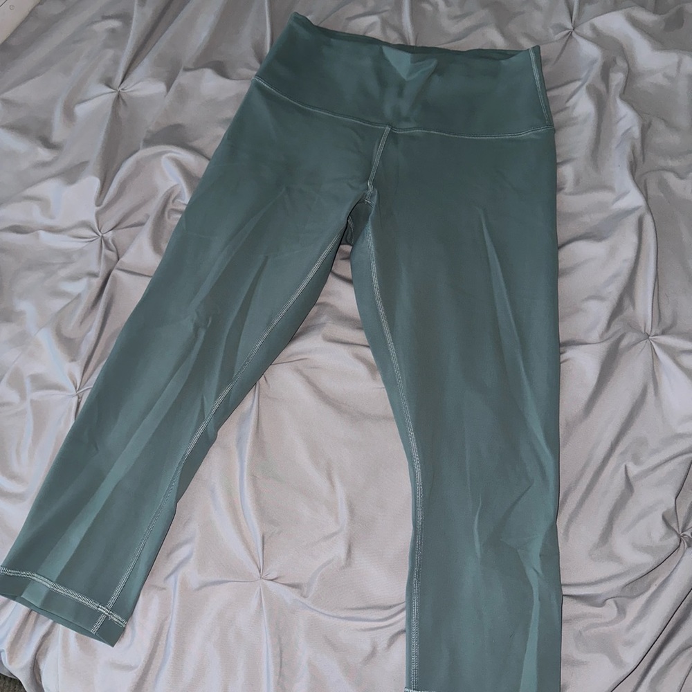 Wunder Train High Rise Lululemon 21” crop